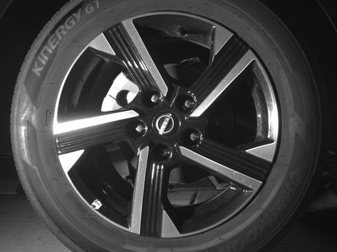 Used 2025 Nissan Sentra SV FWD image 15