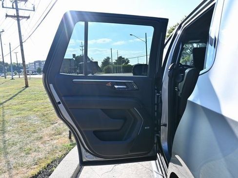 Used 2025 Chevrolet Tahoe Premier image 25