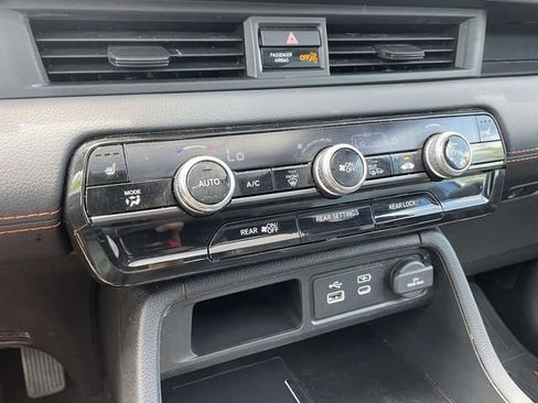 Used 2024 Honda Pilot TrailSport image 37