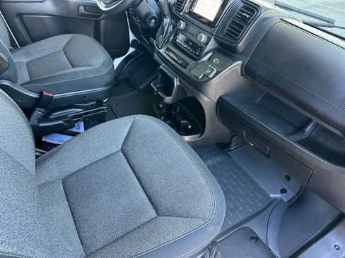 Used 2025 RAM ProMaster 2500 w/ Convenience Group FWD image 18
