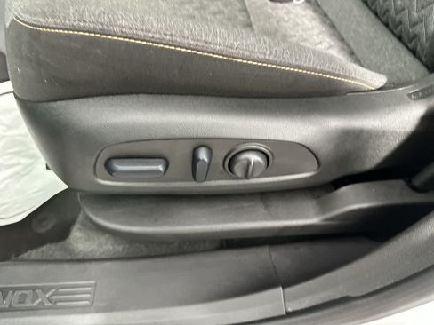 Used 2024 Chevrolet Equinox LT AWD/4WD image 10