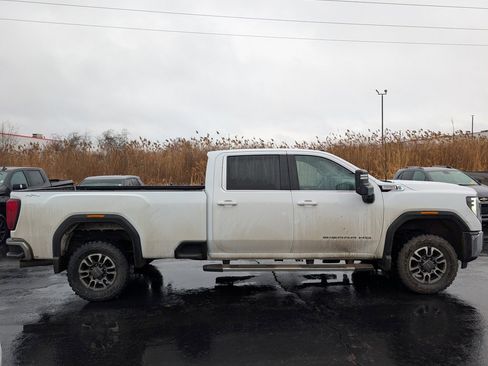 Used 2024 GMC Sierra 3500 SLE w/ SLE Value Package image 8