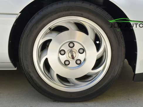 Used 1994 Chevrolet Corvette Convertible RWD image 29