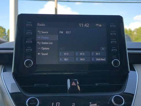 Used 2020 Toyota Corolla LE FWD image 19