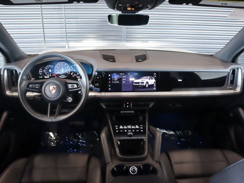 Certified 2026 Porsche Cayenne AWD/4WD image 12