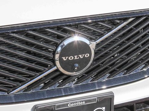 New 2026 Volvo XC60 B5 Plus w/ Protection Package Premier AWD/4WD image 5