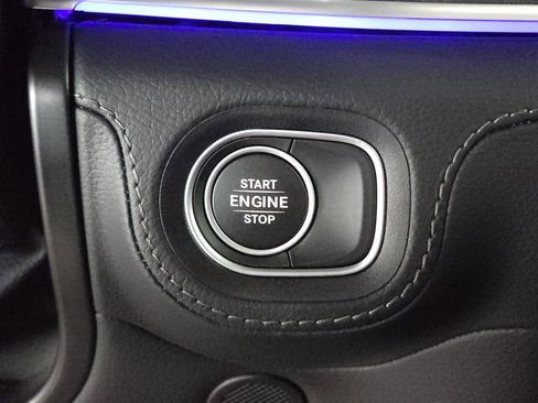 Used 2025 Mercedes-Benz GLE 450e 4MATIC image 17