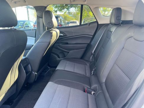 Used 2025 Chevrolet Trax LT image 25