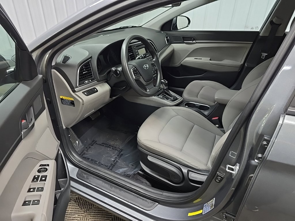 Used 2018 Hyundai Elantra SE FWD image 27