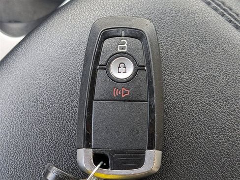 Used 2023 Ford Edge SEL image 31