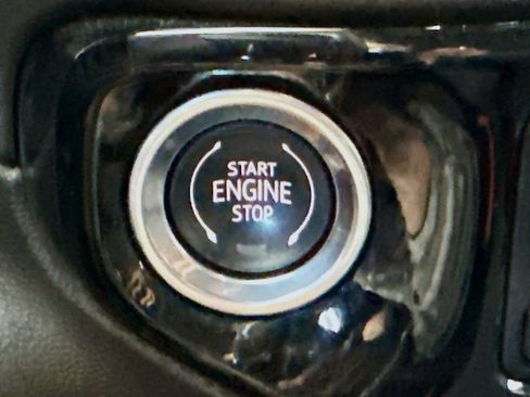 Used 2025 Chevrolet Silverado 2500 LT AWD/4WD image 26
