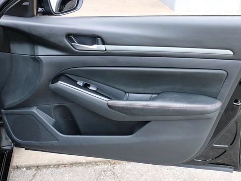 Used 2024 Nissan Altima 2.5 SR FWD image 32
