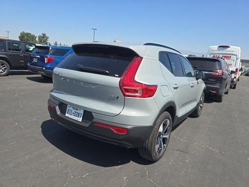 Used 2026 Volvo XC40 B5 Plus AWD/4WD image 4