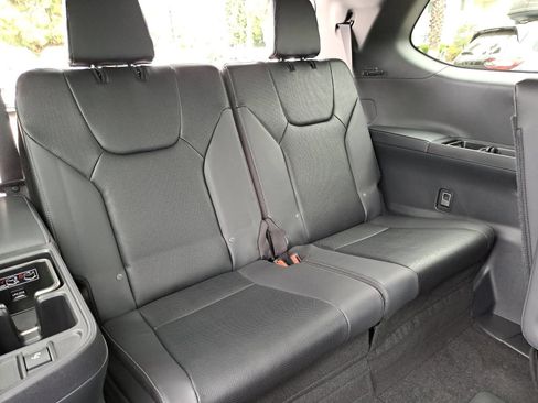 Used 2026 Lexus TX 500h AWD w/ Technology Package image 12