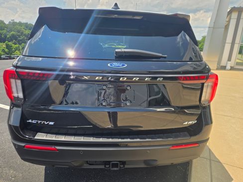 New 2026 Ford Explorer Active AWD/4WD image 7