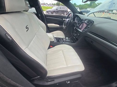 Used 2017 Chrysler 300 S RWD image 6