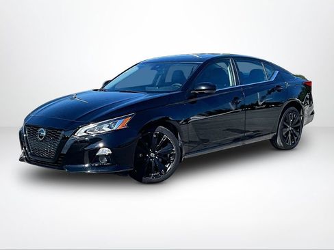Used 2022 Nissan Altima 2.5 SR w/ Midnight Edition Package AWD/4WD image 2