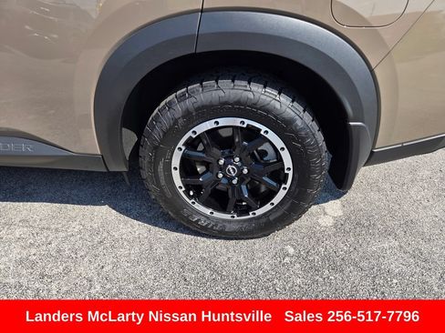 Used 2024 Nissan Pathfinder Rock Creek AWD/4WD image 12