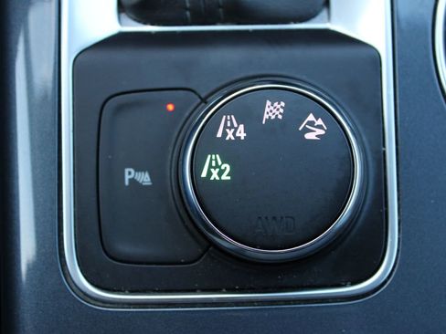 Used 2020 Chevrolet Blazer LT image 32