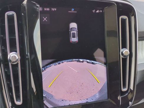 New 2026 Volvo XC40 B5 Core w/ Protection Package Premier image 28