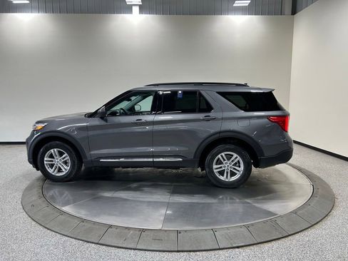 Certified 2024 Ford Explorer XLT w/ Equipment Group 202A AWD/4WD image 10