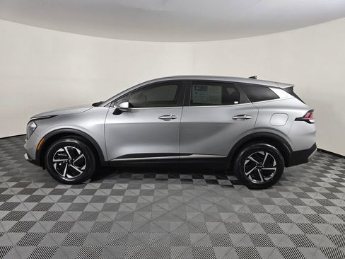 Used 2023 Kia Sportage LX image 6