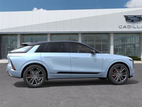 New 2026 Cadillac Lyriq V image 6
