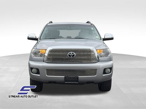 Used 2008 Toyota Sequoia Limited RWD image 2