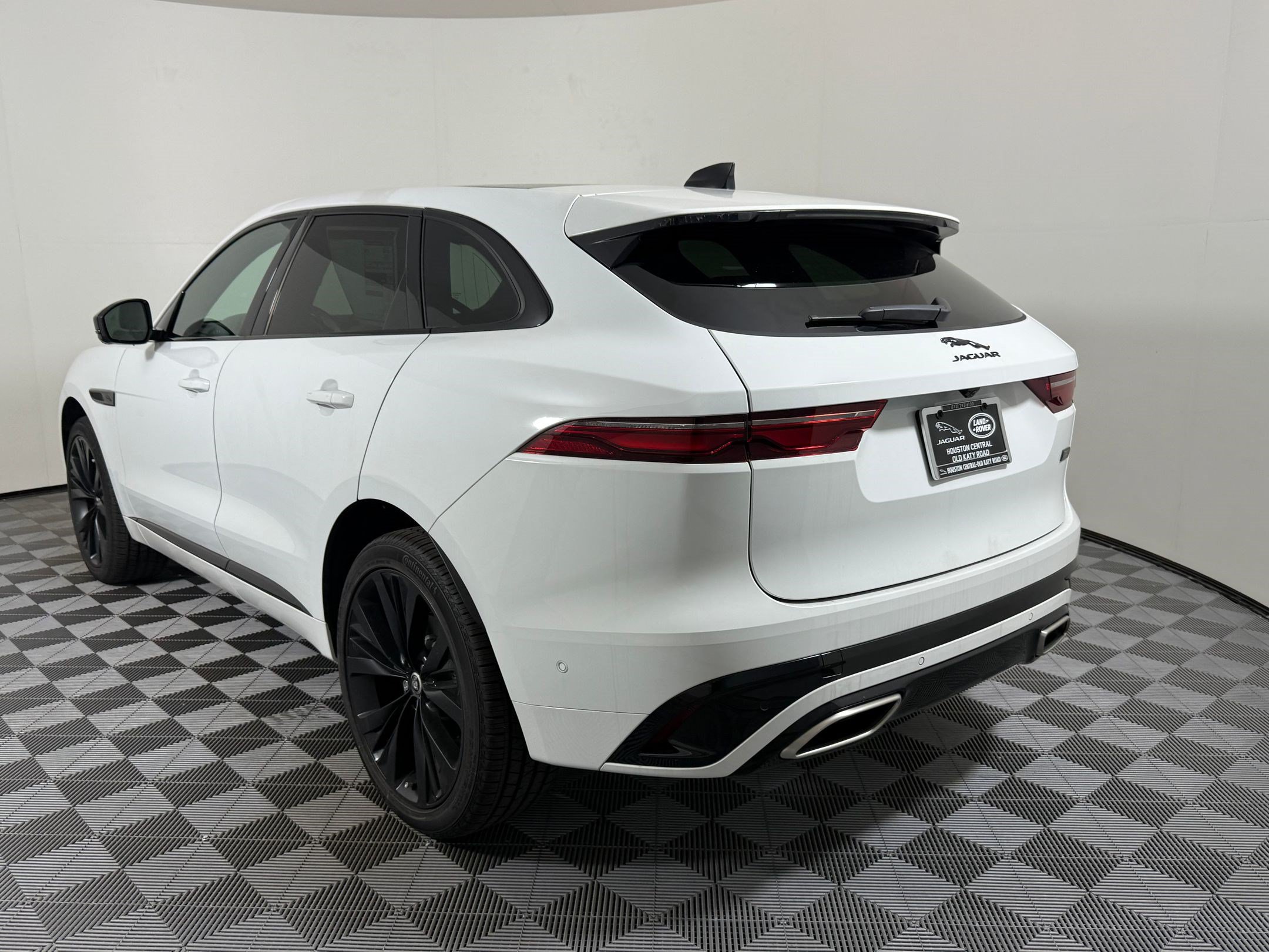 New 2026 Jaguar F-PACE R-Dynamic S AWD/4WD image 3