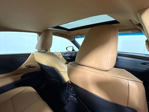 Certified 2025 Lexus ES 300h 300h image 28