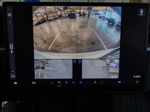 Used 2021 Tesla Model S Plaid image 7