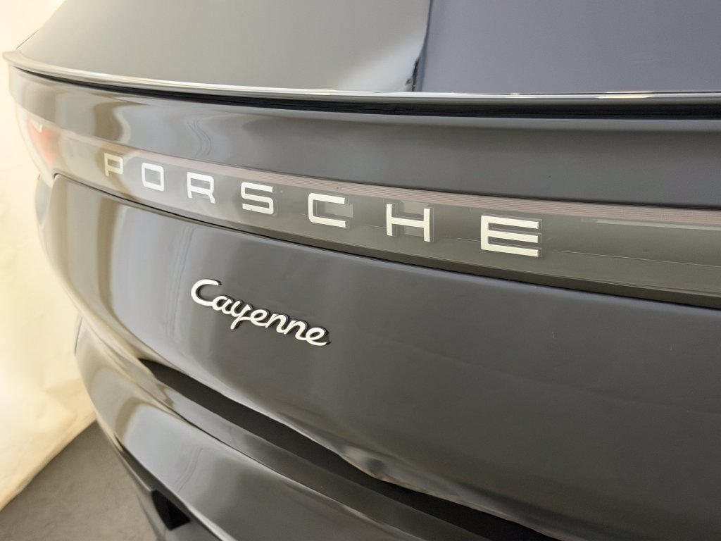 Certified 2023 Porsche Cayenne Coupe AWD/4WD image 24