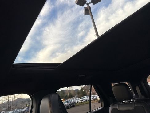 Used 2025 Ford Explorer ST image 41