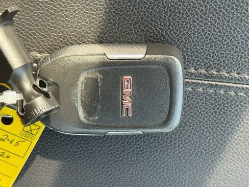 Used 2020 GMC Terrain SLT w/ Preferred Package AWD/4WD image 30