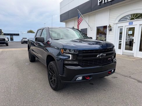 Used 2022 Chevrolet Silverado 1500 LT Trail Boss w/ Bed Protection Package AWD/4WD image 3