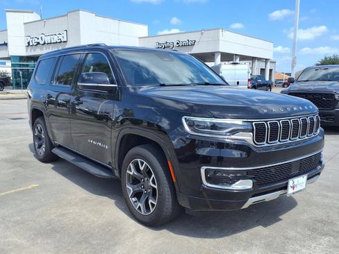 Used 2024 Jeep Wagoneer Series III AWD/4WD image 3
