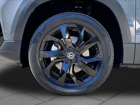 Used 2022 Volkswagen Taos SE AWD/4WD image 11