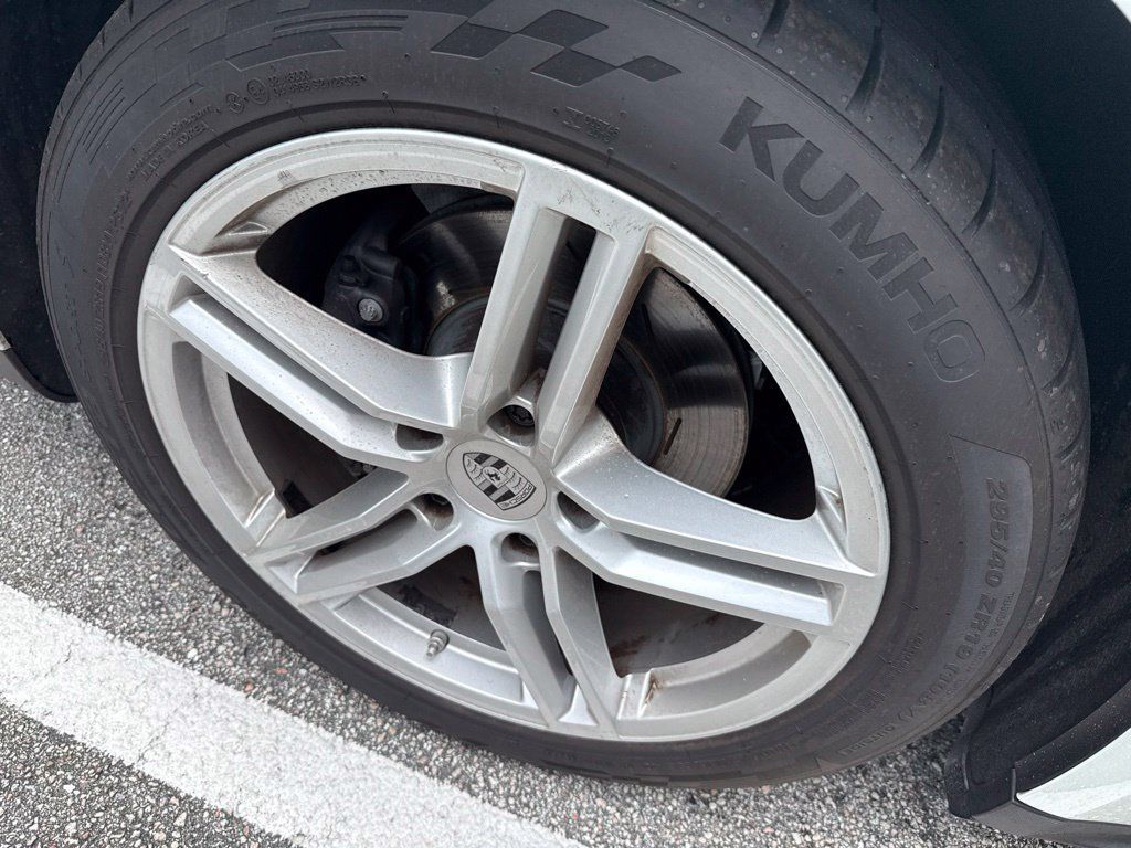 Certified 2025 Porsche Panamera RWD image 26