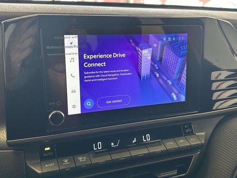 Used 2025 Toyota Camry SE w/ Convenience Package FWD image 27