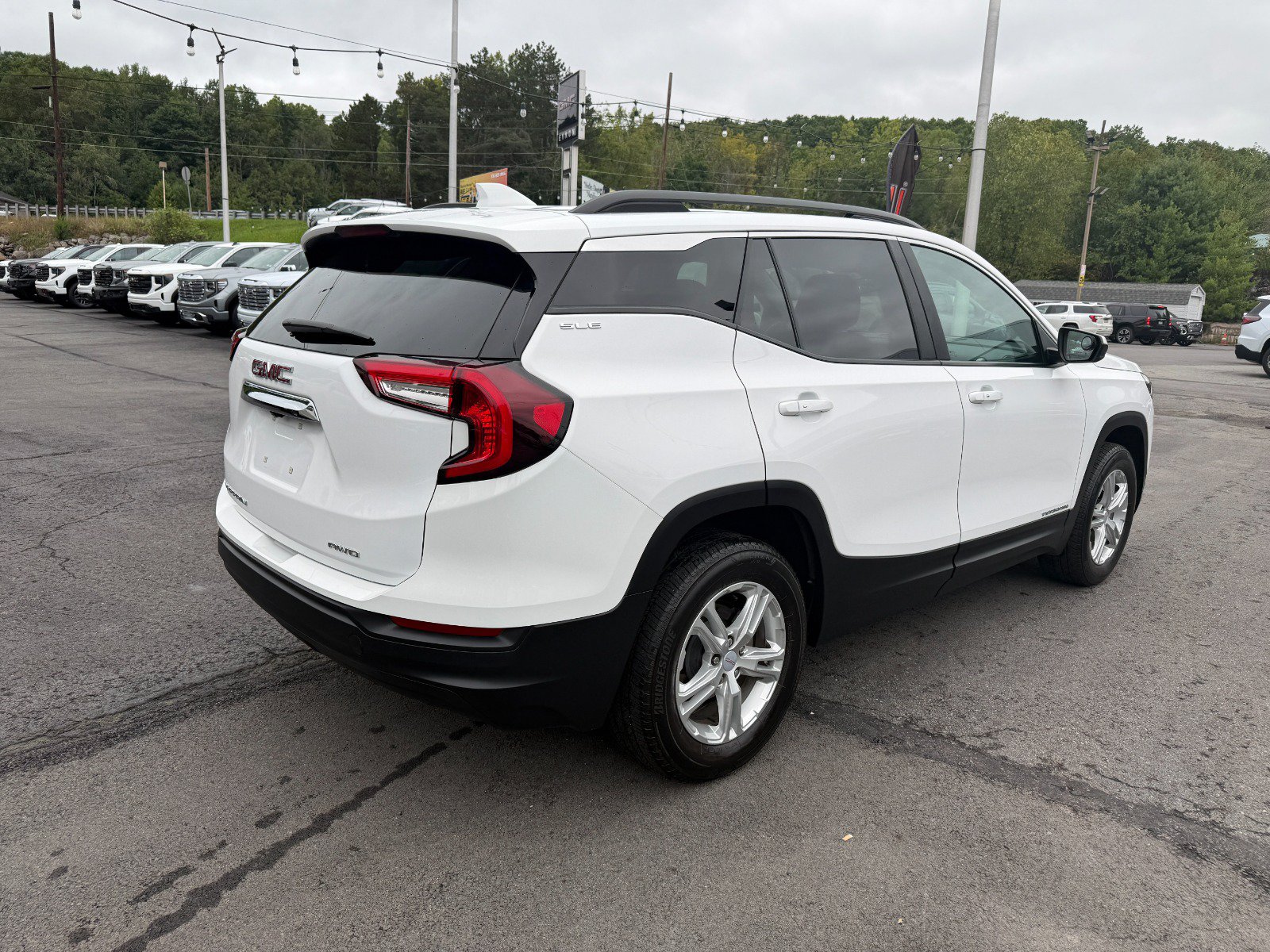 Certified 2024 GMC Terrain SLE w/ Driver Convenience Package AWD/4WD image 5
