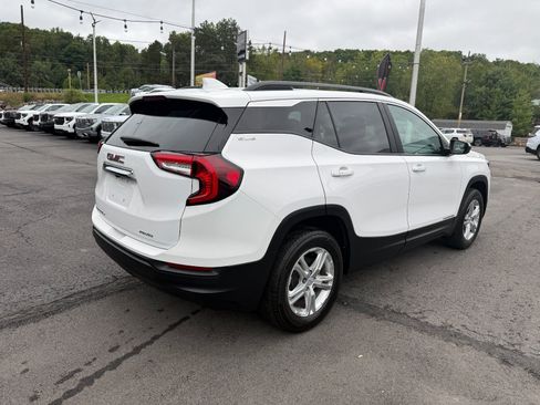Used 2024 GMC Terrain SLE w/ Driver Convenience Package AWD/4WD image 5