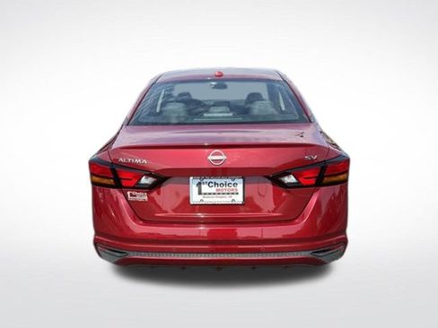 Used 2024 Nissan Altima 2.5 SV FWD image 5