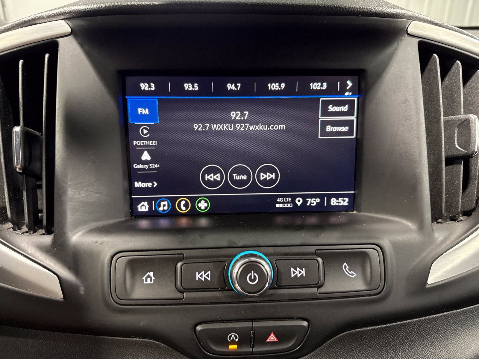 Used 2024 GMC Terrain SLE FWD image 23