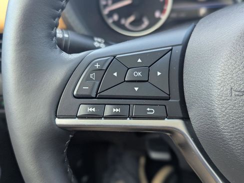 Used 2025 Nissan Sentra SV w/ SV Premium Package FWD image 26