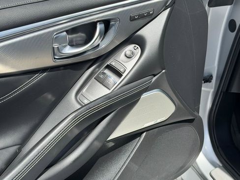 Used 2017 INFINITI Q60 3.0t w/ Premium Plus Package 3.0T image 30