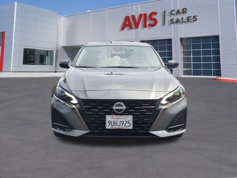 Used 2025 Nissan Altima 2.5 SR FWD image 2