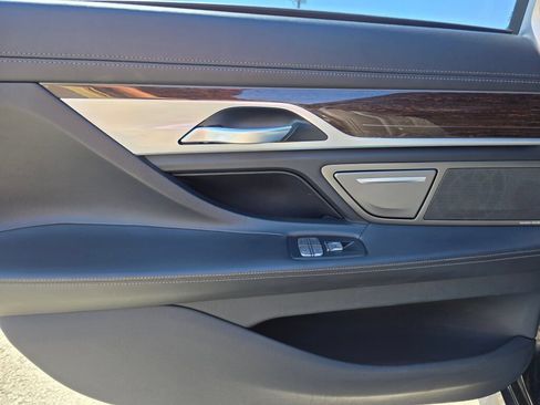 Used 2020 BMW 740i w/ M Sport Package RWD image 19