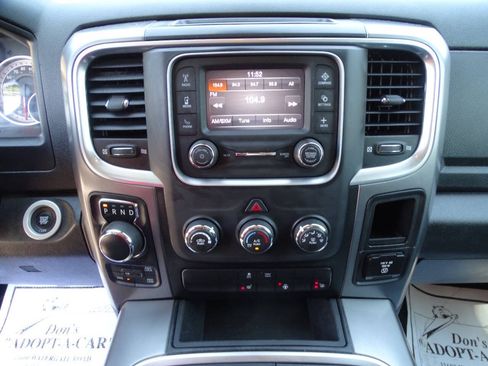 Used 2021 RAM 1500 4x4 Crew Cab Classic SLT w/ Luxury Group image 20