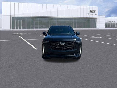Used 2023 Cadillac Escalade Sport w/ LPO, ONYX Package AWD/4WD image 10