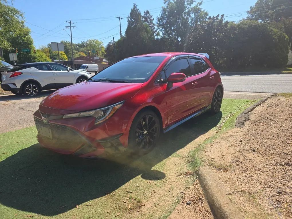 Used 2021 Toyota Corolla SE w/ Special Edition FWD image 1